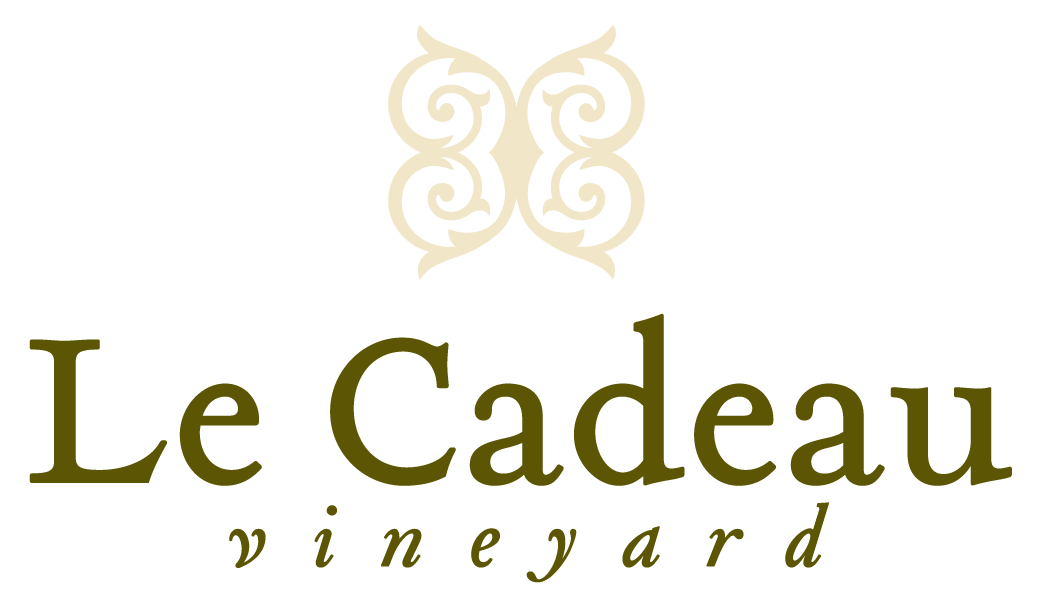 Le Cadeau Vineyard Dundee Oregon Logo